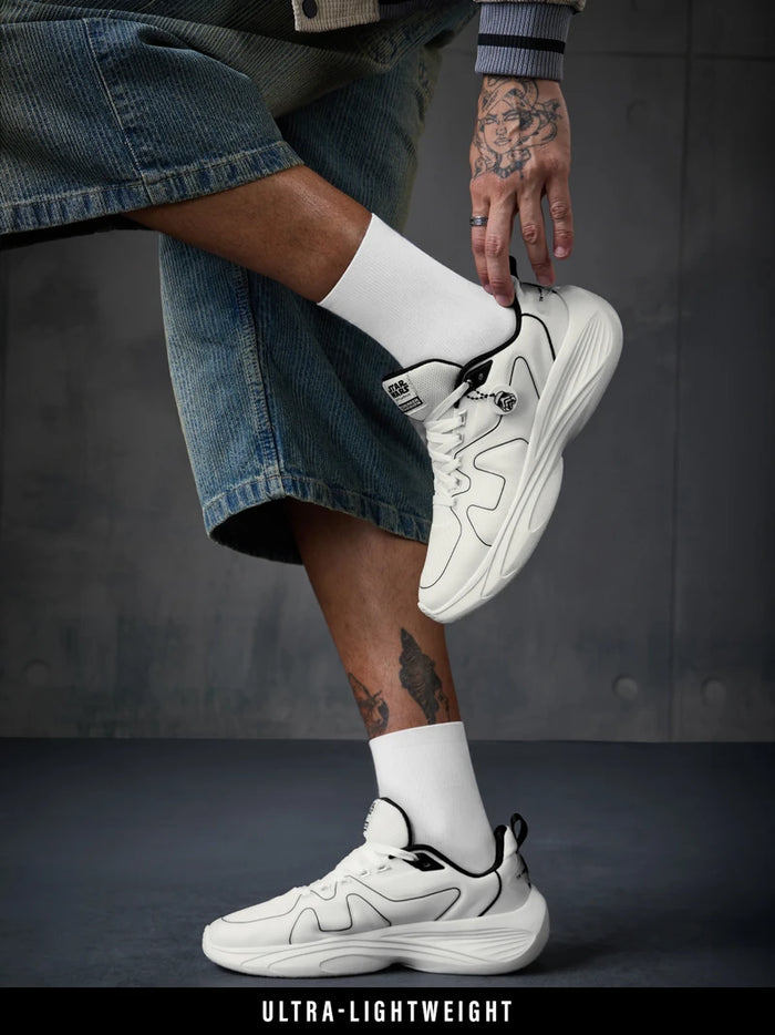 Fyneshyt Sneakers — Triple White