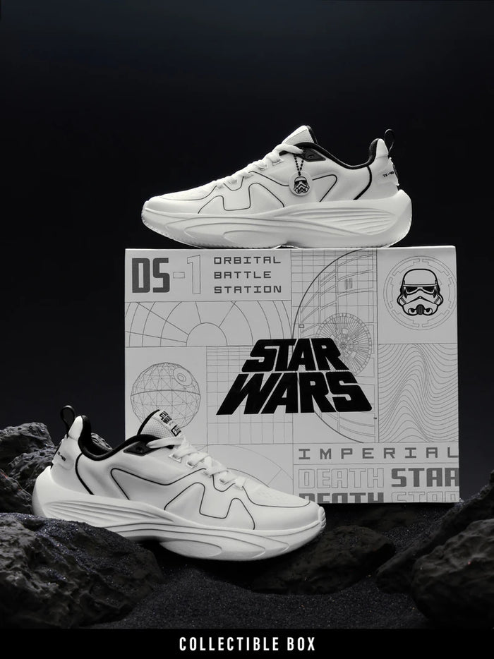 Fyneshyt Sneakers — Triple White